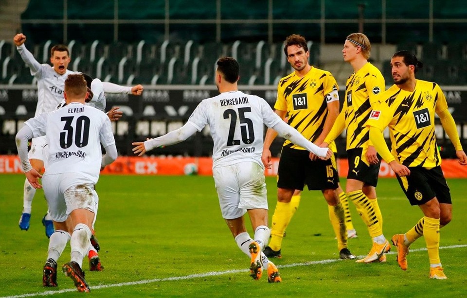 Những sai lầm cũ vẫn luôn lặp lại ở Dortmund qua nhiều trận, nhiều năm. Ảnh: AFP