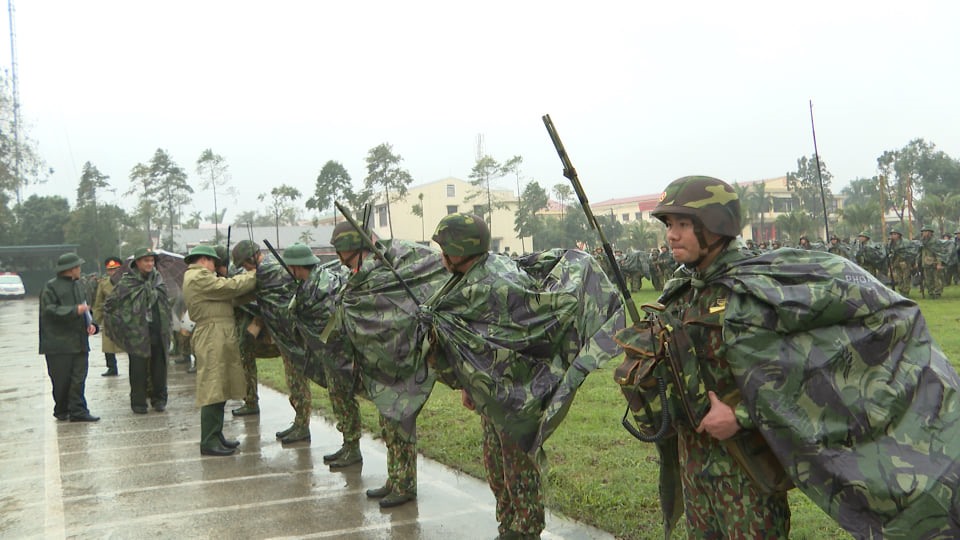 Lực lượng vũ trang Thừa Thiên Huế sẵn sàng chiến đấu khi có tình huống xấu xảy ra. Ảnh: BCHQS.