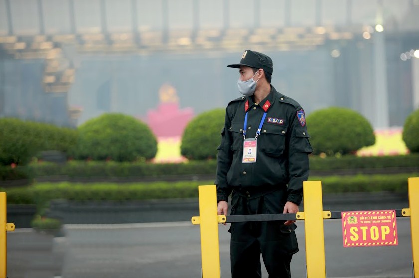 An ninh được bảo vệ nhiều vòng, nhiều lớp xung quanh Trung tâm Hội nghị Quốc gia.