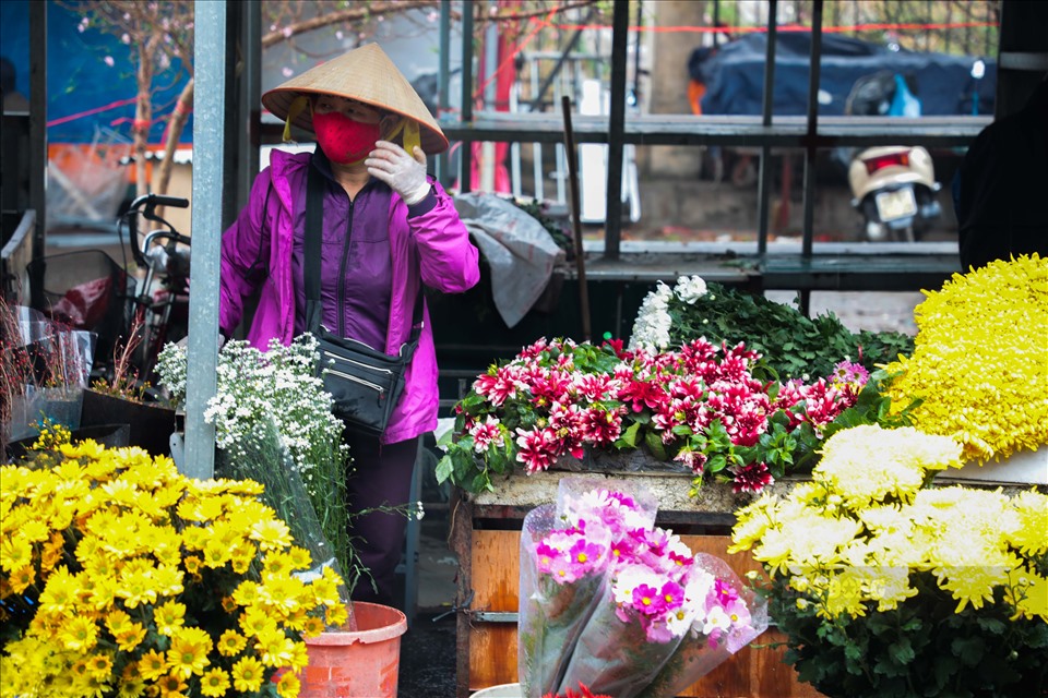 Chợ Hoa Ngày Cận Tết: Đào Bán 