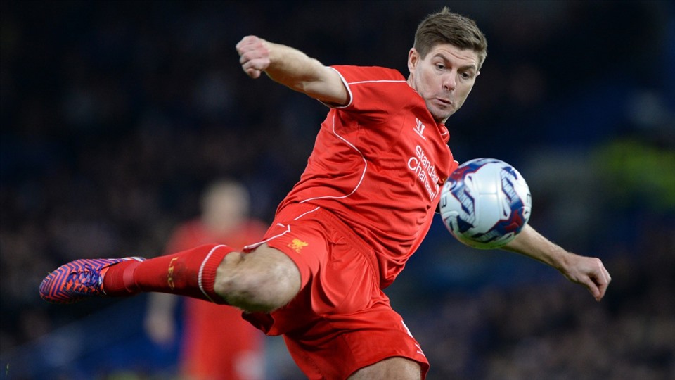 Steven Gerrard khi còn thi đấu trong màu áo Liverpool. Ảnh: AFP.