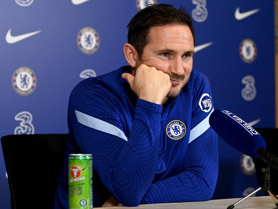 Lampard không ngại công khai chỉ trích học trò, đồng thời gạt bỏ những nhân tố đã đem lại thành công ở mùa giải 2019-20. Ảnh: AFP