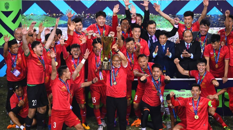 Tuyển Việt Nam đang đứng trong Top 100 thế giới, dẫn đầu bảng G vòng loại World Cup 2022. Ảnh: AFC.