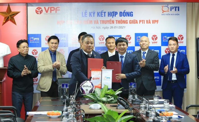 PTI đồng hành cùng VPF trong việc trang bị bảo hiểm cho toàn bộ cầu thủ, trọng tài tại mùa giải 2021. Ảnh: VPF