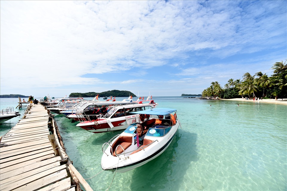 Phú Quốc sở hữu nhiều bãi biển nước trong xanh được ví như Maldives của Việt Nam. Ảnh: Trần Lắm
