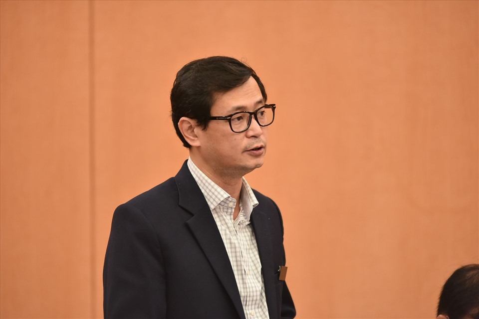 Ông Trương Quang Việt thông tin tại buổi họp.