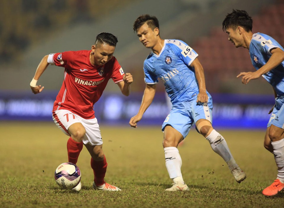 Trận đấu giữa Đà Nẵng và Than Quảng Ninh tại vòng 2 V.League 2021. Ảnh: VPF