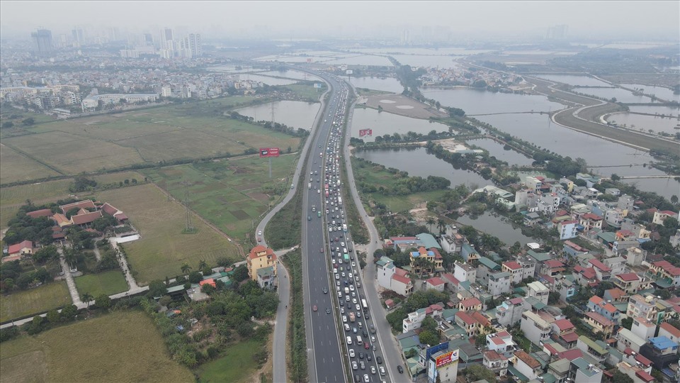 Ùn tắc giao thông tại các cửa ngõ vào Hà Nội.