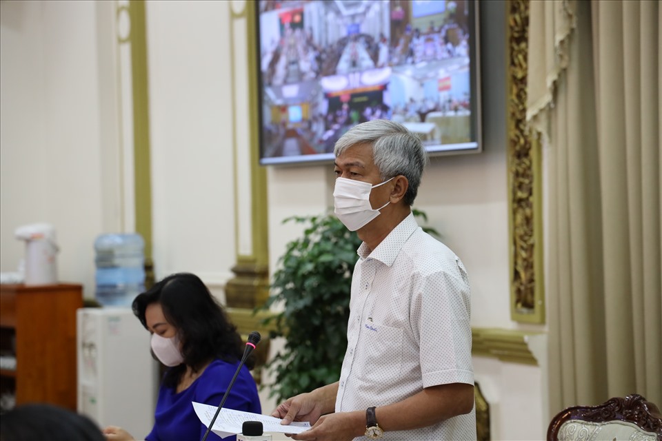 Phó Chủ tịch UBND TPHCM Võ Văn Hoan khẳng định: “Đến thời điểm hiện tại, TPHCM chưa có phát sinh dịch bệnh trong cộng đồng, chỉ có nguy cơ xâm nhập từ bên ngoài vào“. Ảnh: Trung tâm báo chí TPHCM