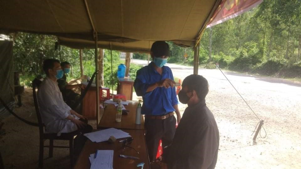 Một Chốt kiểm tra phòng, chống dịch bệnh COVID-19 trên địa bàn tỉnh Bình Định. Ảnh tư liệu