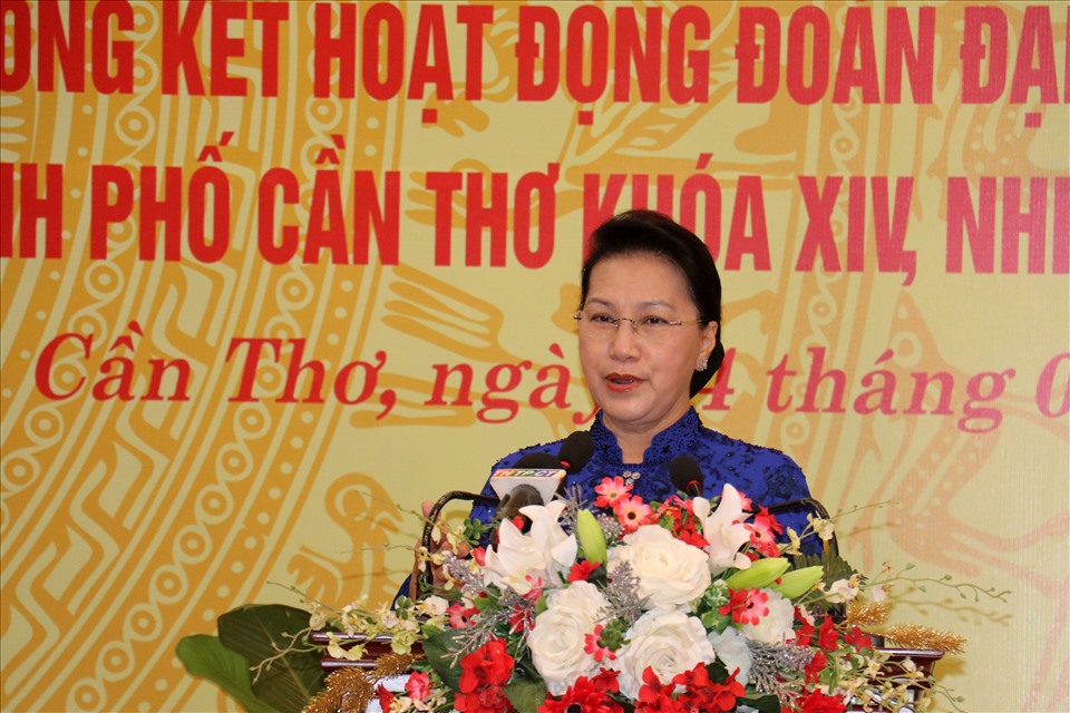 Chủ tịch Quốc hội Nguyễn Thị Kim Ngân phát biểu tại buổi họp mặt. Ảnh: P.V.