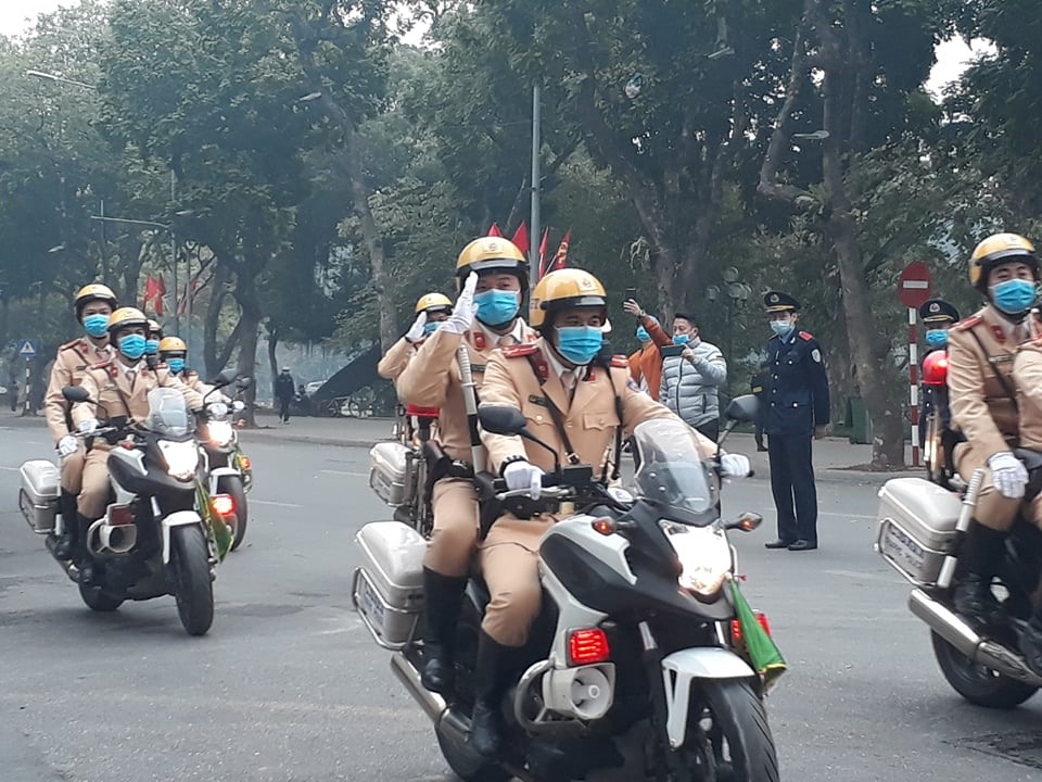 Cảnh sát giao thông Hà Nội ra quân Năm An toàn giao thông 2021 và đợt cao điểm bảo đảm trật tự, an toàn giao thông Tết Nguyên đán Tân Sửu và Lễ hội Xuân năm 2021. Ảnh ĐT