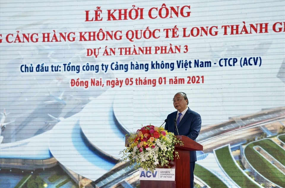 Thủ tướng Chính phủ Nguyễn Xuân Phúc phát biểu tại lễ khởi công sáng 5.1.