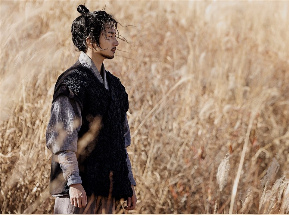 Jung Il Woo  đảm nhận vai Ba Woo trong phim cổ trang mới. Ảnh poster.