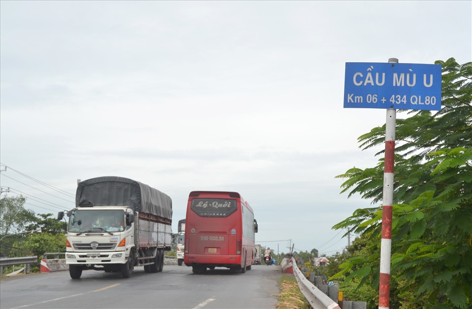 Cầu Mù U - địa danh có liên quan đến lời khai ban đầu của tài xế nhà xe Hiền Vân về F1 của bệnh nhân 1452. Ảnh: Lục Tùng