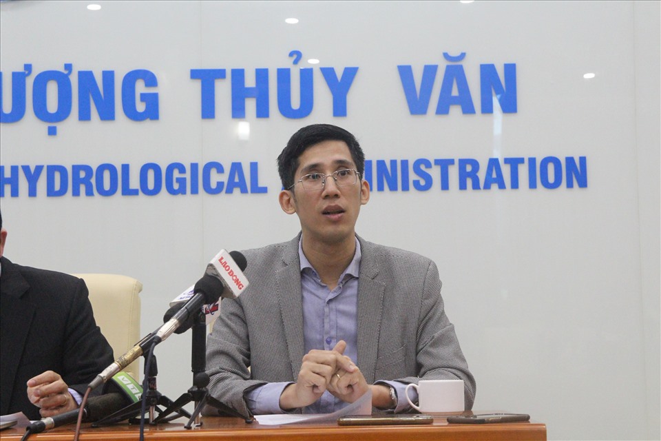 Ông Trần Quang Năng - Trưởng phòng Dự báo Thời tiết, Trung tâm Dự báo Khí tượng Thuỷ văn Quốc gia phân tích không khí lạnh sẽ tác động mạnh từ đêm mai 7.1.