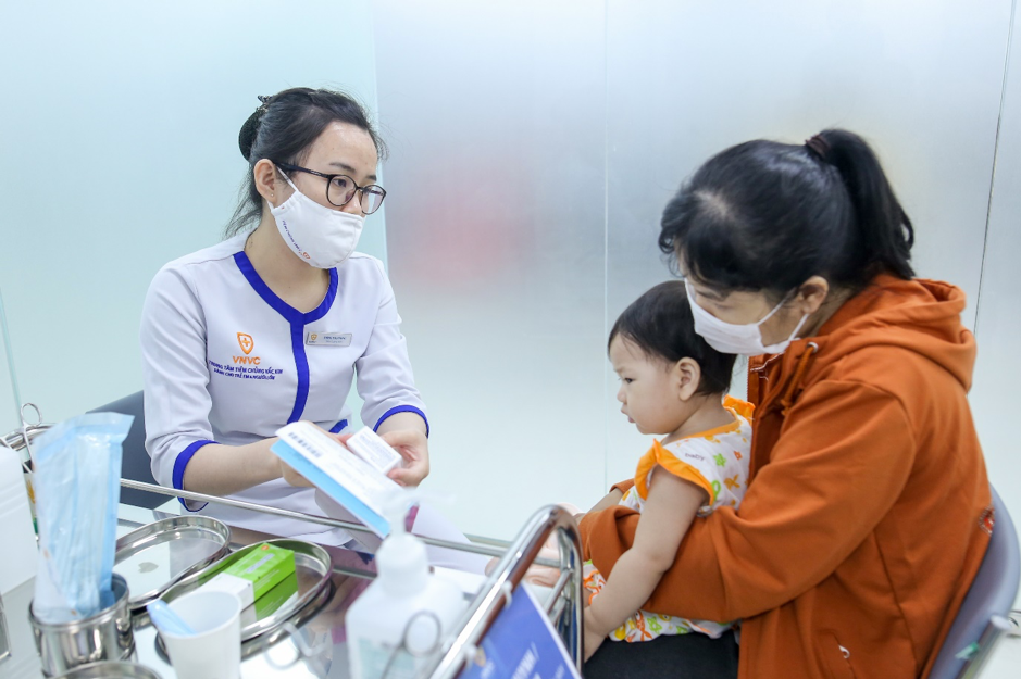 VNVC Bình Thạnh có đầy đủ vắc xin cho trẻ em và người lớn.