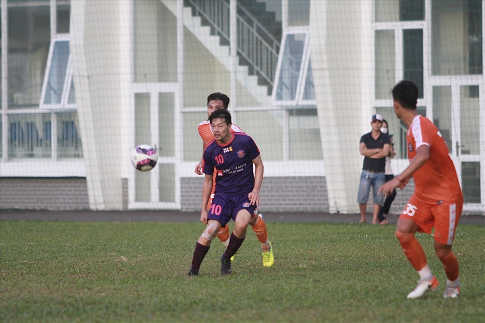 Thế trận duy trì ở mức trung bình trong hiệp 2. Daisuke Matsui tiếp tục thể hiện đẳng cấp bằng đường mở bóng từ giữa sân cho Hồ Tuấn Tài thoát xuống dứt điểm. Tuy nhiên, số 39 của Sài Gòn không thể ghi bàn khi trước mặt chỉ còn thủ môn của Đà Nẵng.