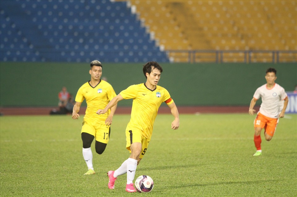 Văn Toàn luôn nằm trong Top những cầu thủ kiến tạo nhiều nhất V.League, nhưng anh vẫn cần hoàn thiện khả năng dứt điểm. Ảnh: Thanh Vũ.