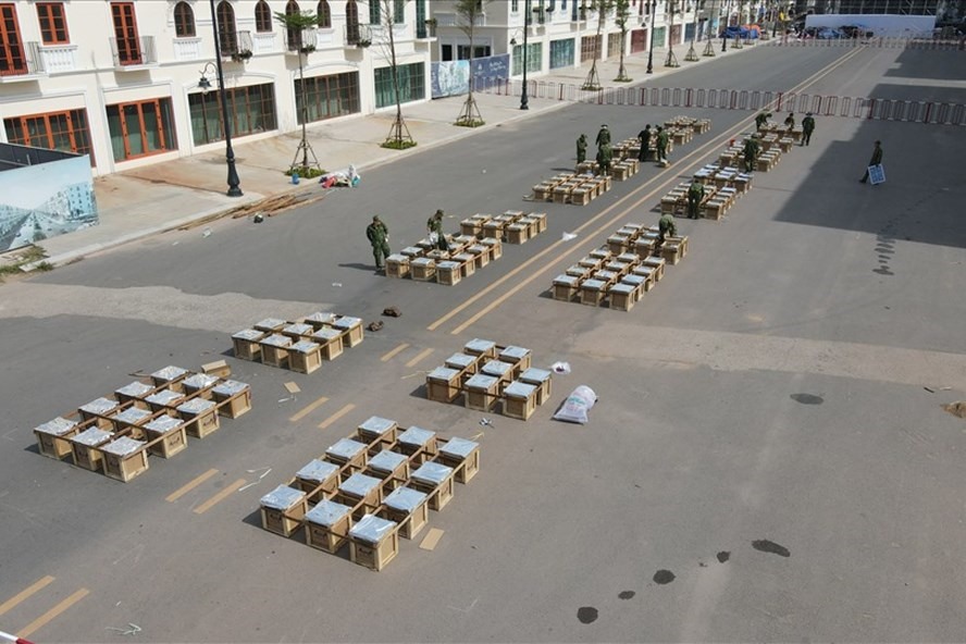 Bộ CHQS tỉnh Kiên Giang đã hoàn thành mọi công tác chuẩn bị để bắn pháo hoa tại buổi lễ công bố quyết định thành lập thành phố Phú Quốc. Ảnh: PV