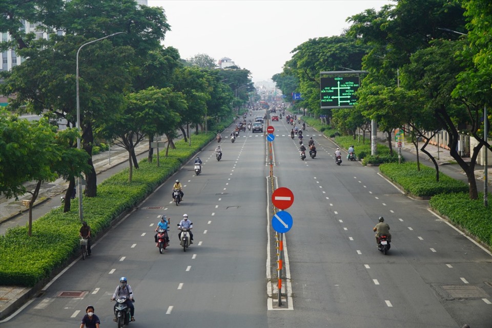 Đường Nguyễn Văn Cừ (Quận 5) nhìn từ trên cao.