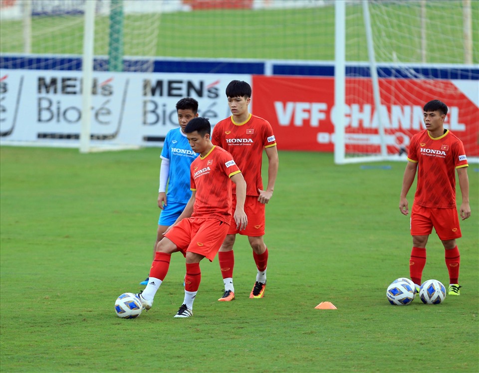 Trận đấu giữa tuyển Trung Quốc và Việt Nam chuyển sang lúc 0h00 ngày 8.10. ẢNh: VFF