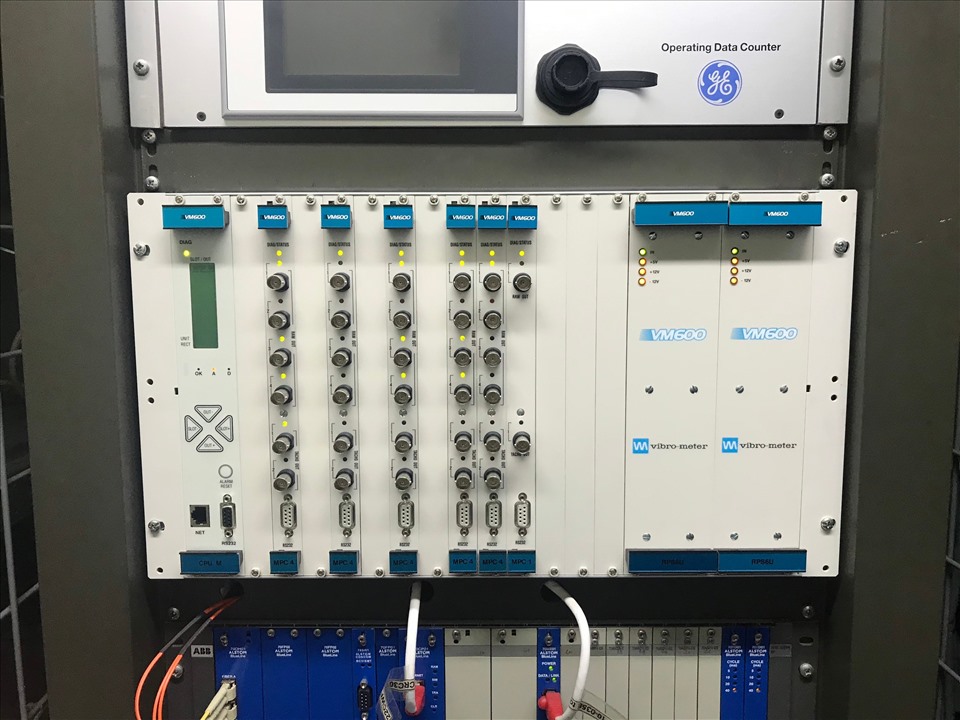 Hệ thống giám sát độ rung VM600 được thay mới. Ảnh: Công ty Nhiệt điện Phú Mỹ cung cấp.