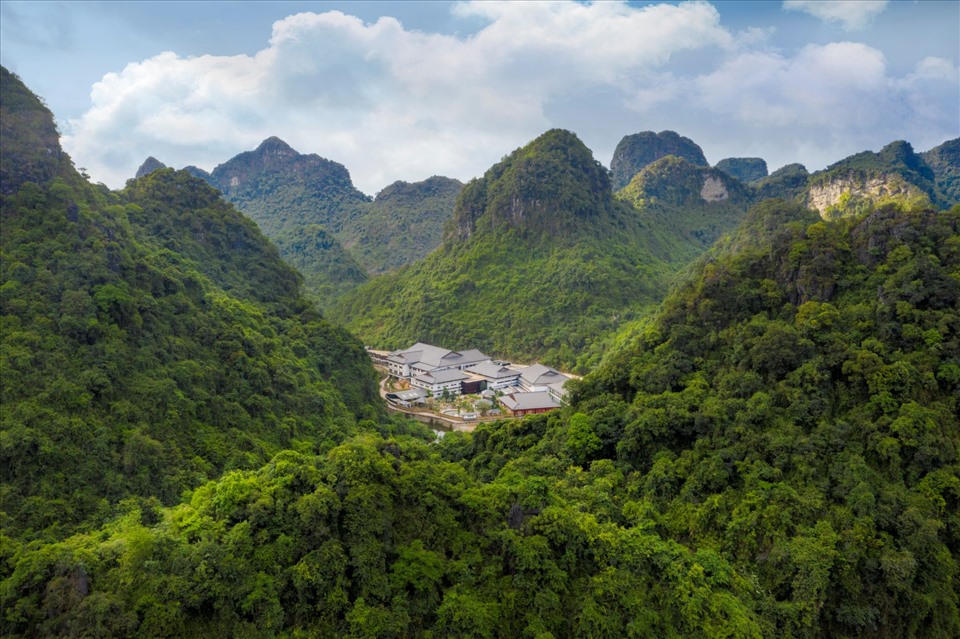 Khu nghỉ dưỡng suối khoáng Yoko Onsen Quang Hanh – một trong những sản phẩm du lịch mới độc đáo thu hút du khách trong thời gian qua của Quảng Ninh. Ảnh: Hà