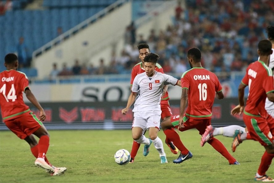 Trận đấu giữa Oman và tuyển Việt Nam được đón 50% khán giả theo sức chứa của sân. Ảnh: T.L