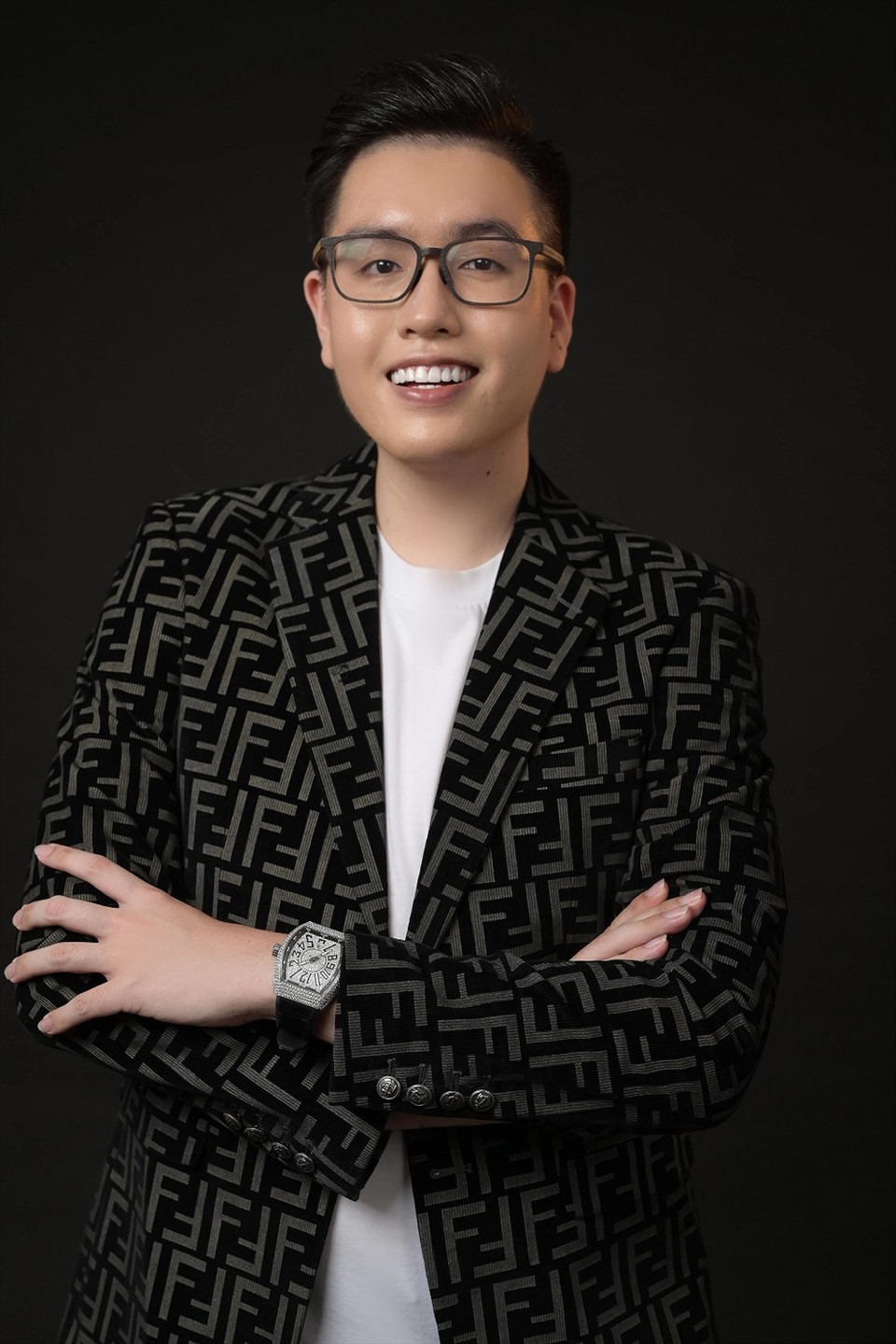 MC Nam Linh được đánh giá cao của cuộc thi “Én vàng 2021“. Ảnh: NVCC