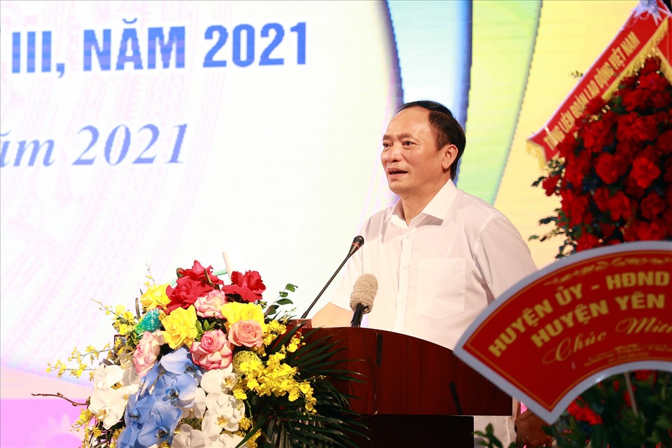 Chủ tịch UBND tỉnh Hưng Yên Trần Quốc Văn phát biểu tại hội nghị. Ảnh: Hải Nguyễn