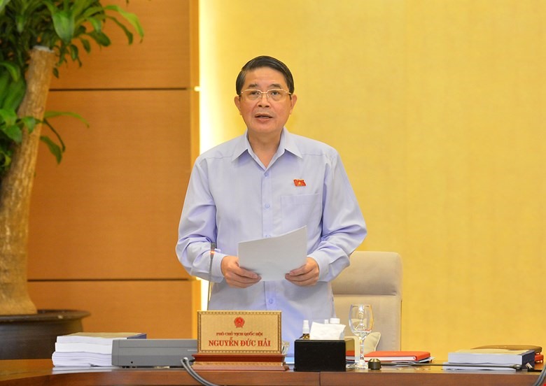 Phó Chủ tịch Quốc hội Nguyễn Đức Hải điều hành nội dung làm việc.