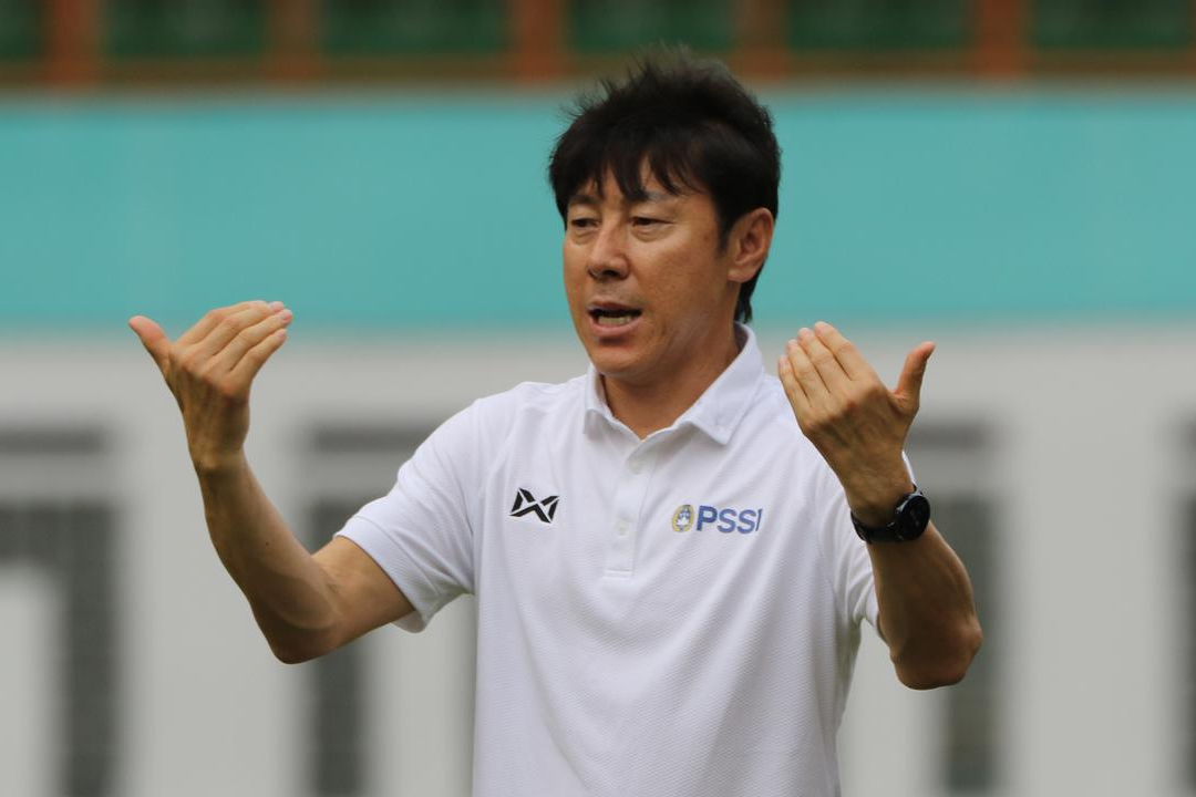 Huấn luyện viên Shin Tae-yong chỉ đặt mục tiêu lọt bào bán kết AFF Cup 2020. Ảnh: Bola
