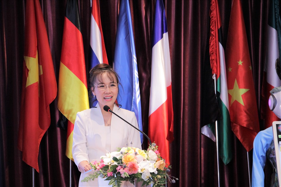 Bà Nguyễn Thị Phương Thảo - Chủ tịch HĐQT Tập đoàn SOVICO phát biểu tại buổi làm việc