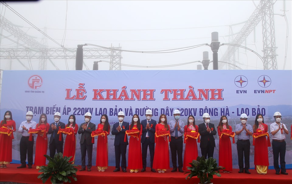 Lễ khánh thành hệ thống truyền tải điện ở tỉnh Quảng Trị. Ảnh: Hưng Thơ.