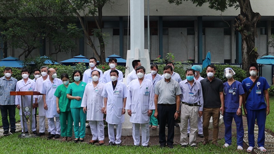 Đoàn công tác Bệnh viện Thống Nhất lên đường chi viện cho tỉnh Ninh Thuận. Ảnh: Nguyễn Ly