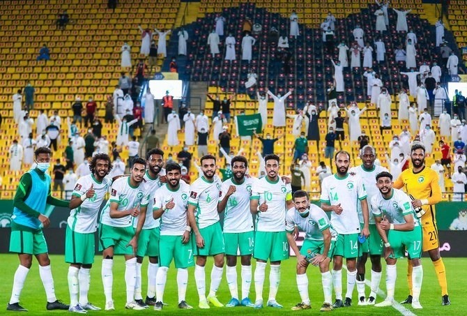 Tuyển Saudi Arabia thắng cả 3 trận trên sân nhà khi khán giả được vào sân cổ vũ. Ảnh: Twitter.