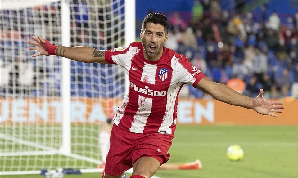 Suarez vẫn là đầu tàu của Atletico Madrid. Ảnh: AFP.