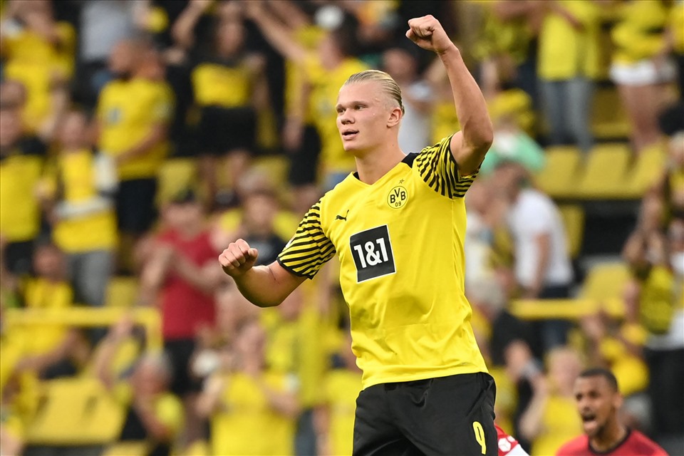 9. Erling Haaland (Dortmund): 9 bàn thắng (18 điểm)