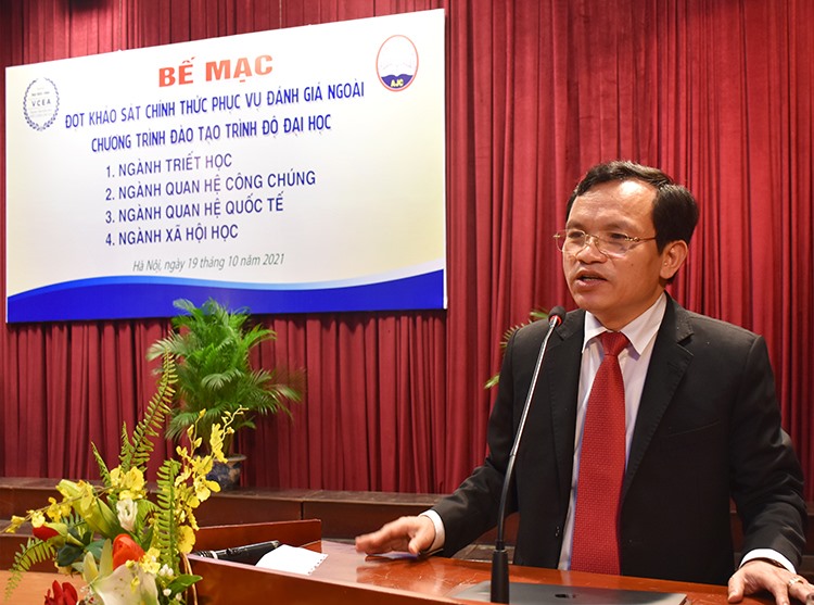 PGS,TS. Mai Văn Trinh, Cục trưởng Cục Quản lý chất lượng, Bộ Giáo dục và Đào tạo phát biểu tại buổi Lễ