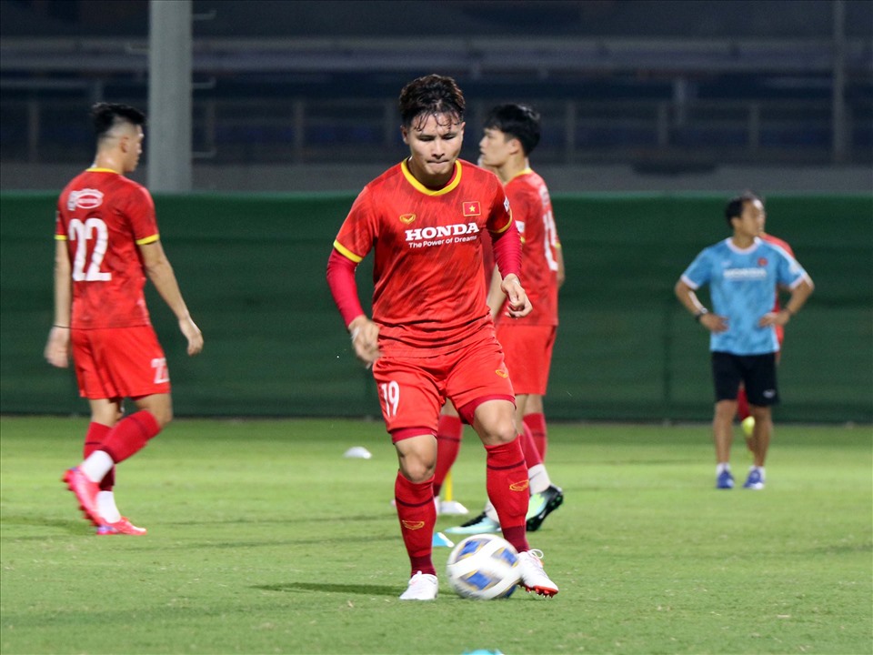 Tiền vệ Nguyễn Quang Hải tiếp tục là niềm hy vọng của tuyển Việt Nam trong trận đấu gặp tuyển Trung Quốc và Oman trong tháng 10. Ảnh: VFF