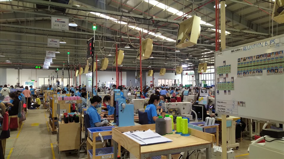 Người lao động làm việc tại Công ty TNHH Changshin Việt Nam tại huyện vùng xanh Tân Phú. Ảnh: Hà Anh Chiến