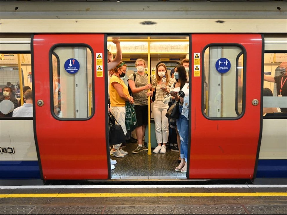 Hệ thống tàu điện ngầm London Tube là hệ thống lâu đời nhất trên thế giới. Ảnh: AFP