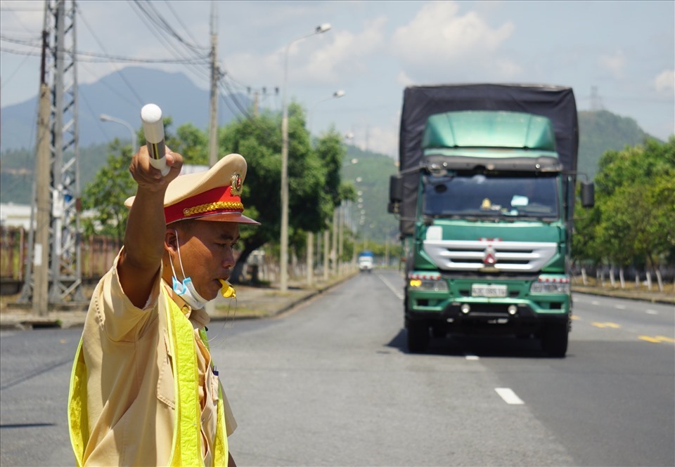 Lâm Đồng quy định đối với lái, phụ xe vận chuyển hàng hóa liên tỉnh đã tiêm đủ liều vaccine được về khu dân cư, gia đình. Ảnh TC