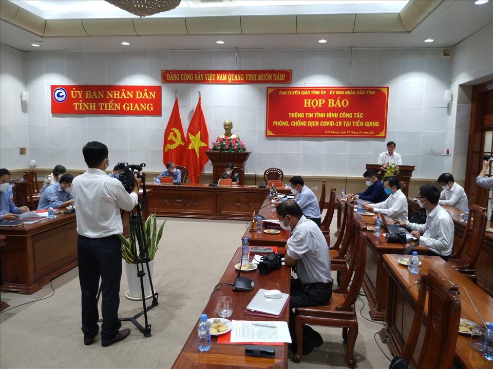 Tỉnh Tiền Giang tổ chức họp báo về tình hình phòng, chống dịch COVID-19. Ảnh: K.Q