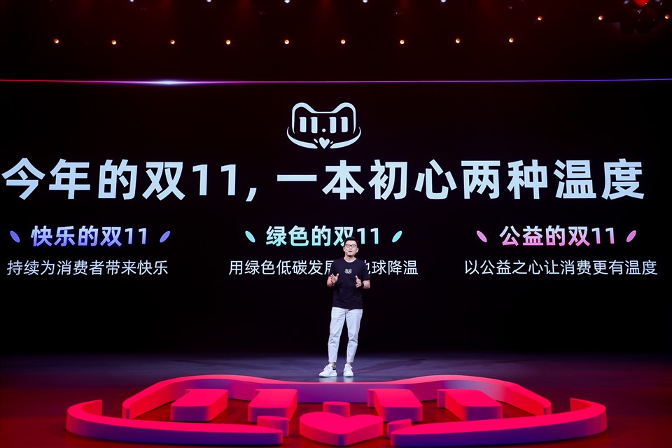 Ông Chris Tung, Giám đốc Marketing Tập đoàn Alibaba nhấn mạnh tính bền vững và toàn diện tại Lễ hội Mua sắm toàn cầu 11.11 lần thứ 13.