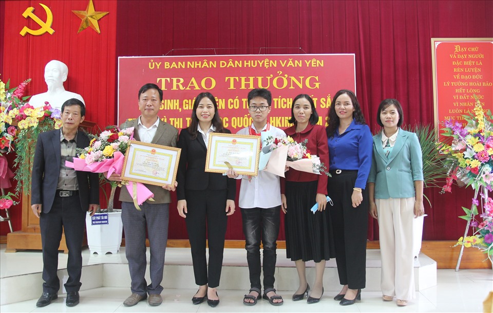 Em Trần Quốc Thái vừa xuất sắc giành huy chương bạc cuộc thi Olympic Toán học quốc tế HKIMO 2021.