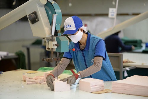 Thuỷ sản, dệt may được hưởng lợi từ EVFTA. Ảnh: Minh Phong