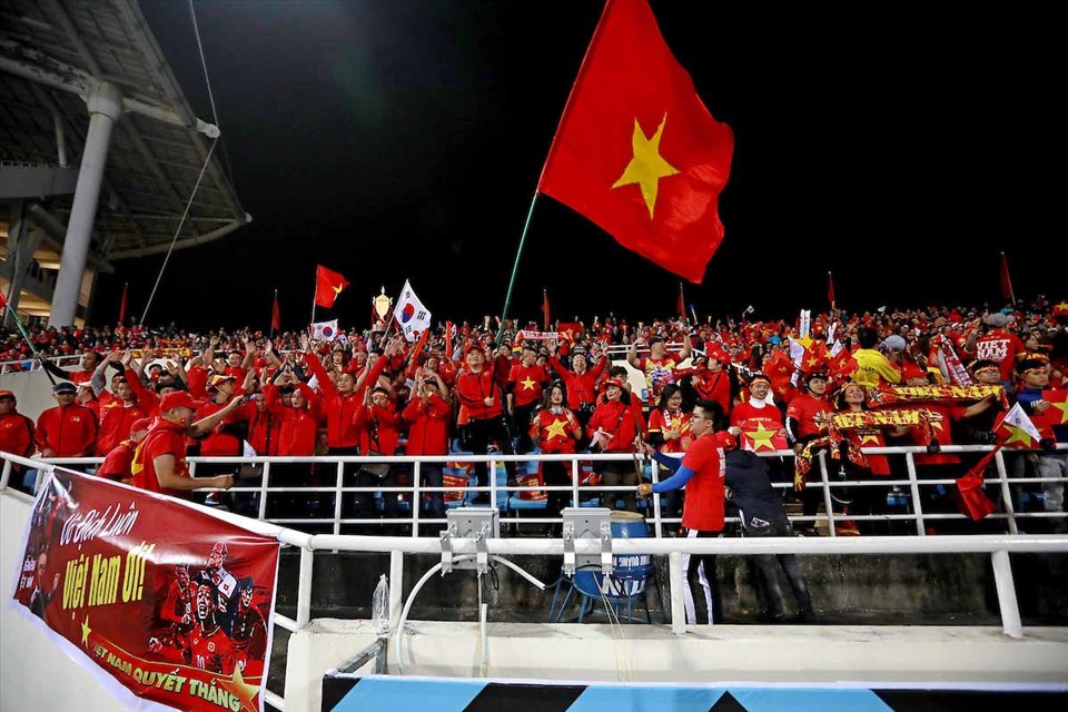 Giá vé vào sân Mỹ Đình cổ vũ tuyển Việt Nam đấu Nhật Bản là khá cao so với mặt bằng chung những trận đấu trước đó của tuyển Việt Nam. Ảnh: AFF