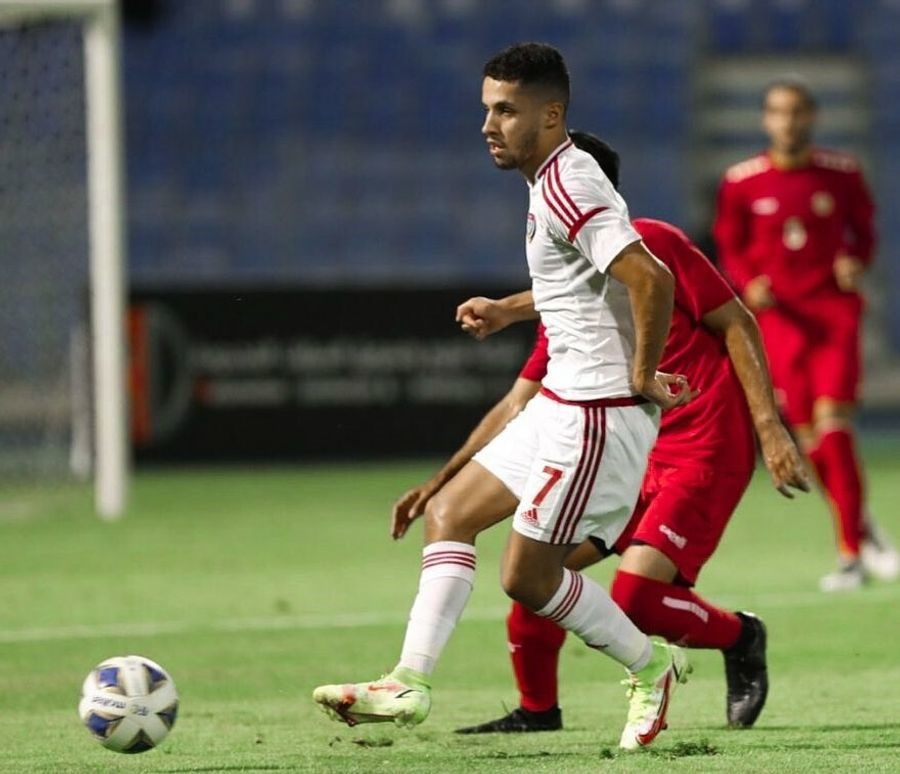 Ali Saleh của U23 UAE từng đối đầu U23 Việt Nam tại vòng chung kết U23 Châu Á 2020 tại Thái Lan. Dù chỉ mới 21 tuổi nhưng Ali Saleh đã có nhiều kinh nghiệm thi đấu. Anh ra mắt đội một câu lạc bộ Al Wasl từ năm 2016 và thường xuyên được trao cơ hội thi đấu. Ảnh: AFC